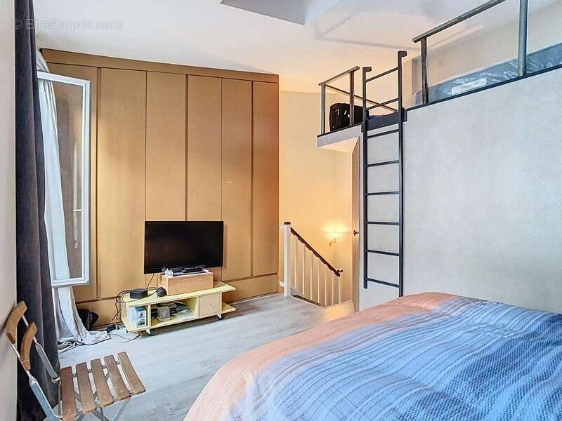 Appartement à PARIS-20E