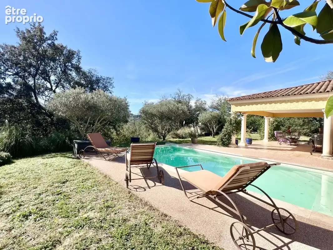 GOLF DE BARBAROUX Villa de plain-pied sur 1 648 m² de terrain avec piscine - photo 7