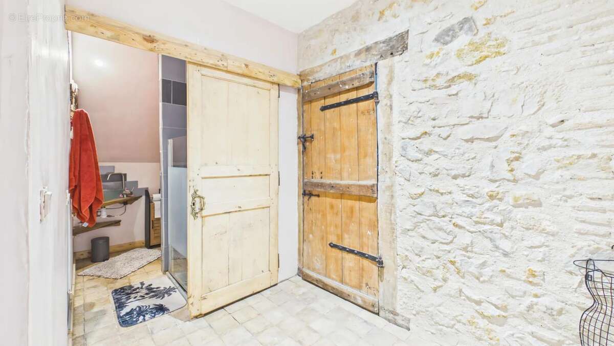 Maison à MEZIERES-EN-BRENNE