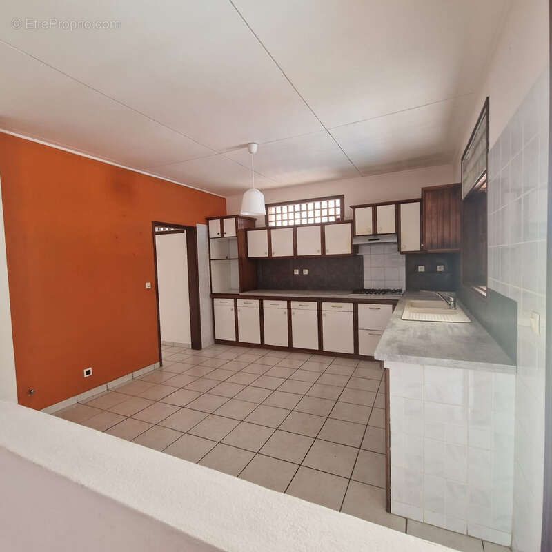 Maison à REMIRE-MONTJOLY