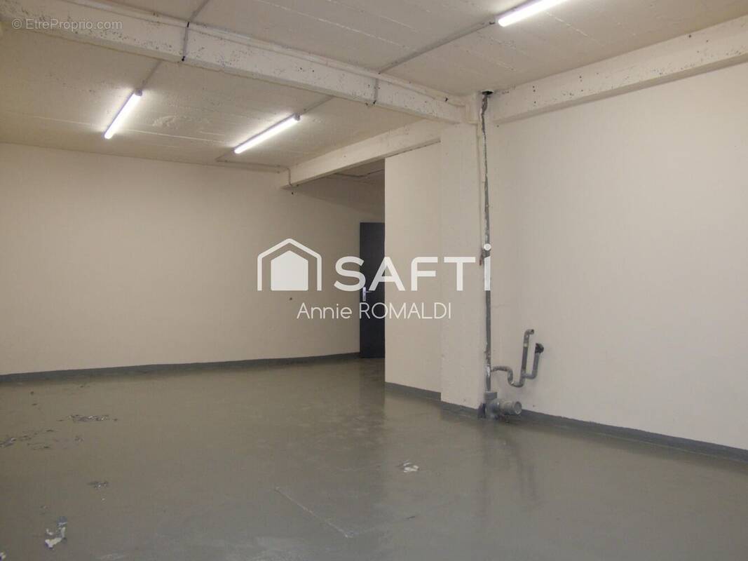 Photo 1 - Commerce à ARGENTEUIL