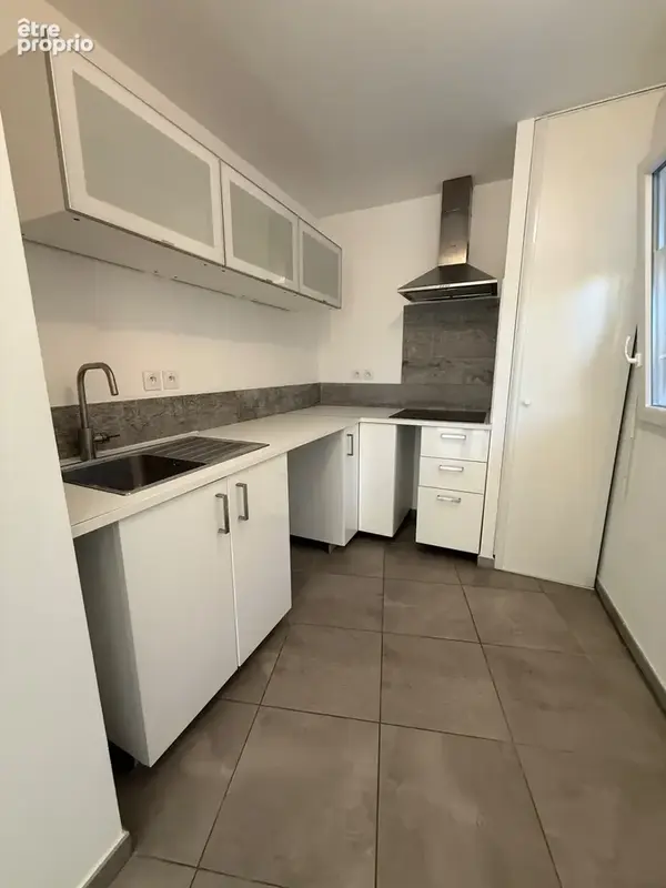 T2 lumineux de 45 m² avec grand balcon de 16 m² et piscine — Avignon Montfavet - photo 4
