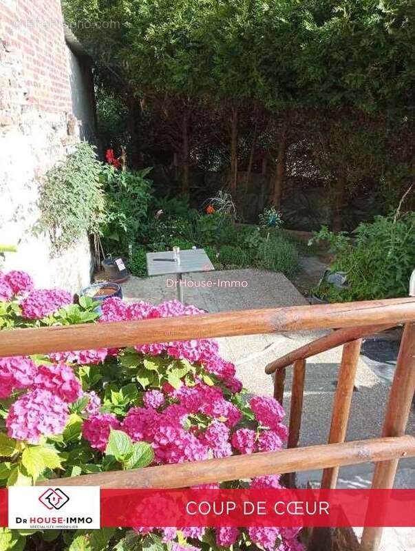 Maison à QUIEVRECHAIN