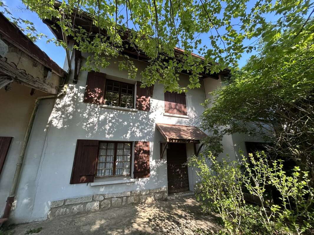 Maison à CONDEISSIAT