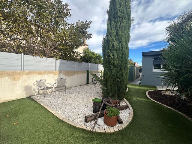 Maison à SAINT-LAURENT-D'AIGOUZE