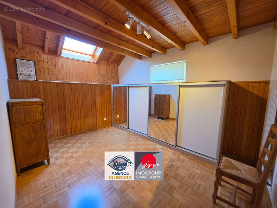 Opportunité rare - Ensemble immobilier de deux maisons avec dépendances à DRAILLANT - photo 8