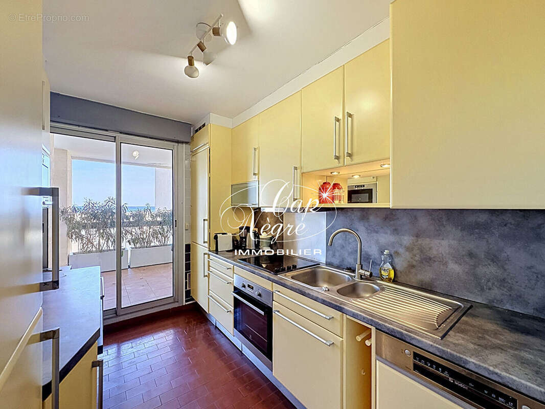 Appartement Bormes-les 4 pièce(s) 92 m2 - photo 5