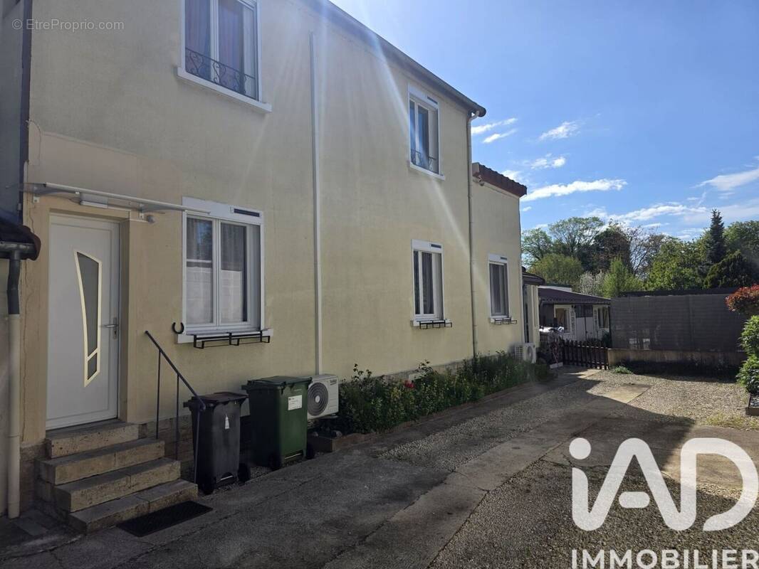 Photo 1 - Maison à TROYES