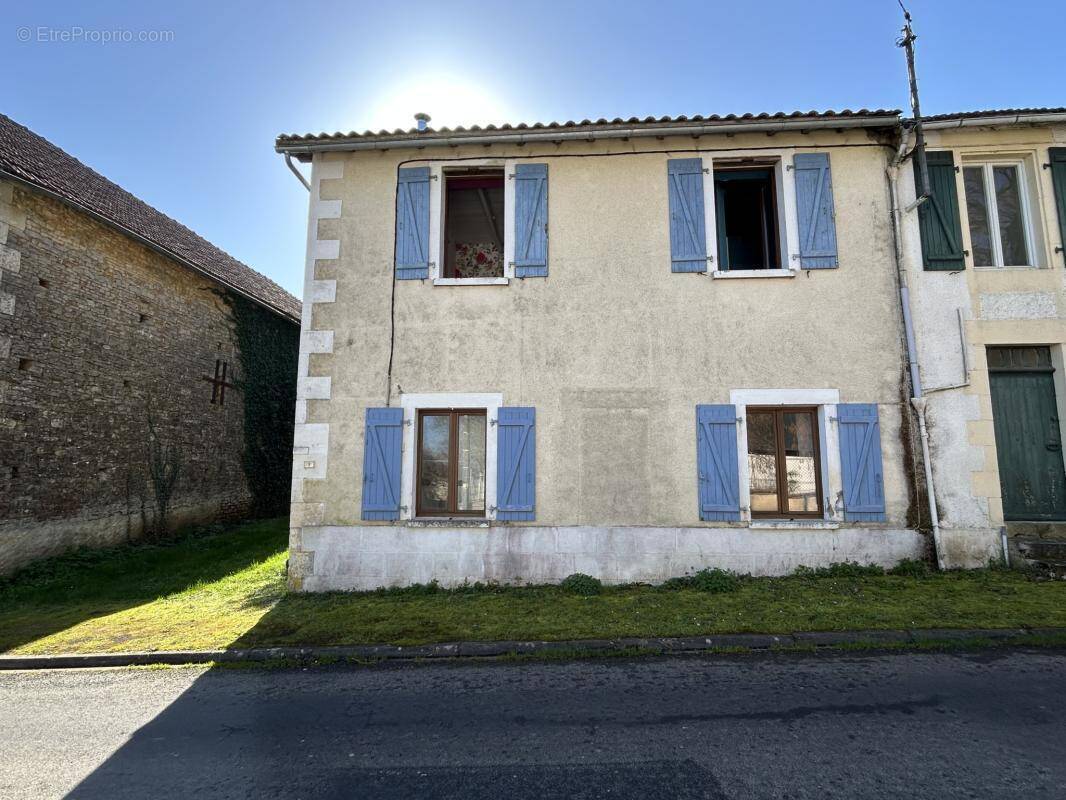 Maison à COUHE
