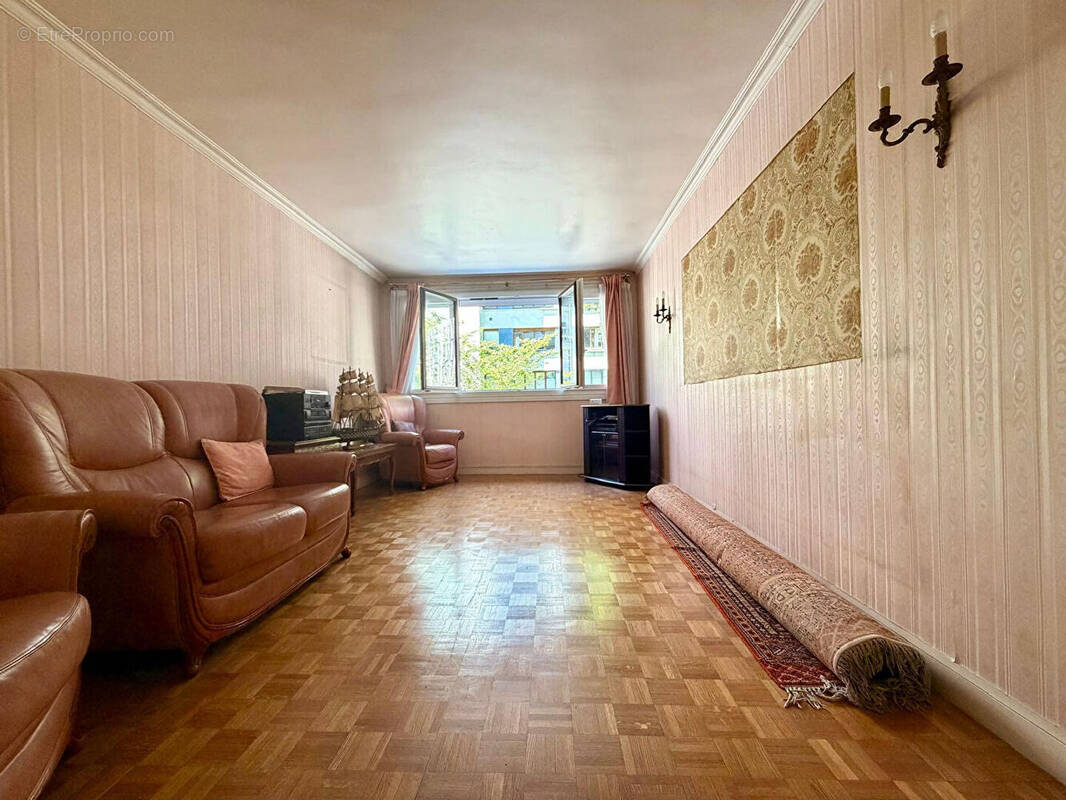 Appartement à PARIS-19E