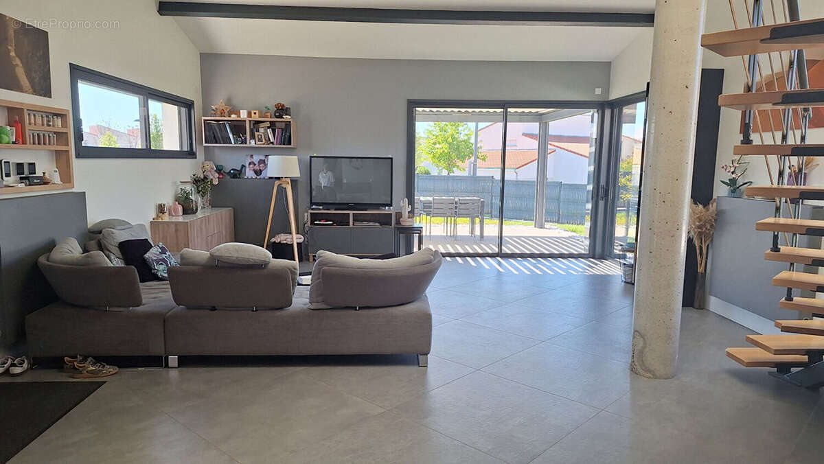 Maison Cournon D Auvergne 5 pièce(s) 132 m2 - photo 8