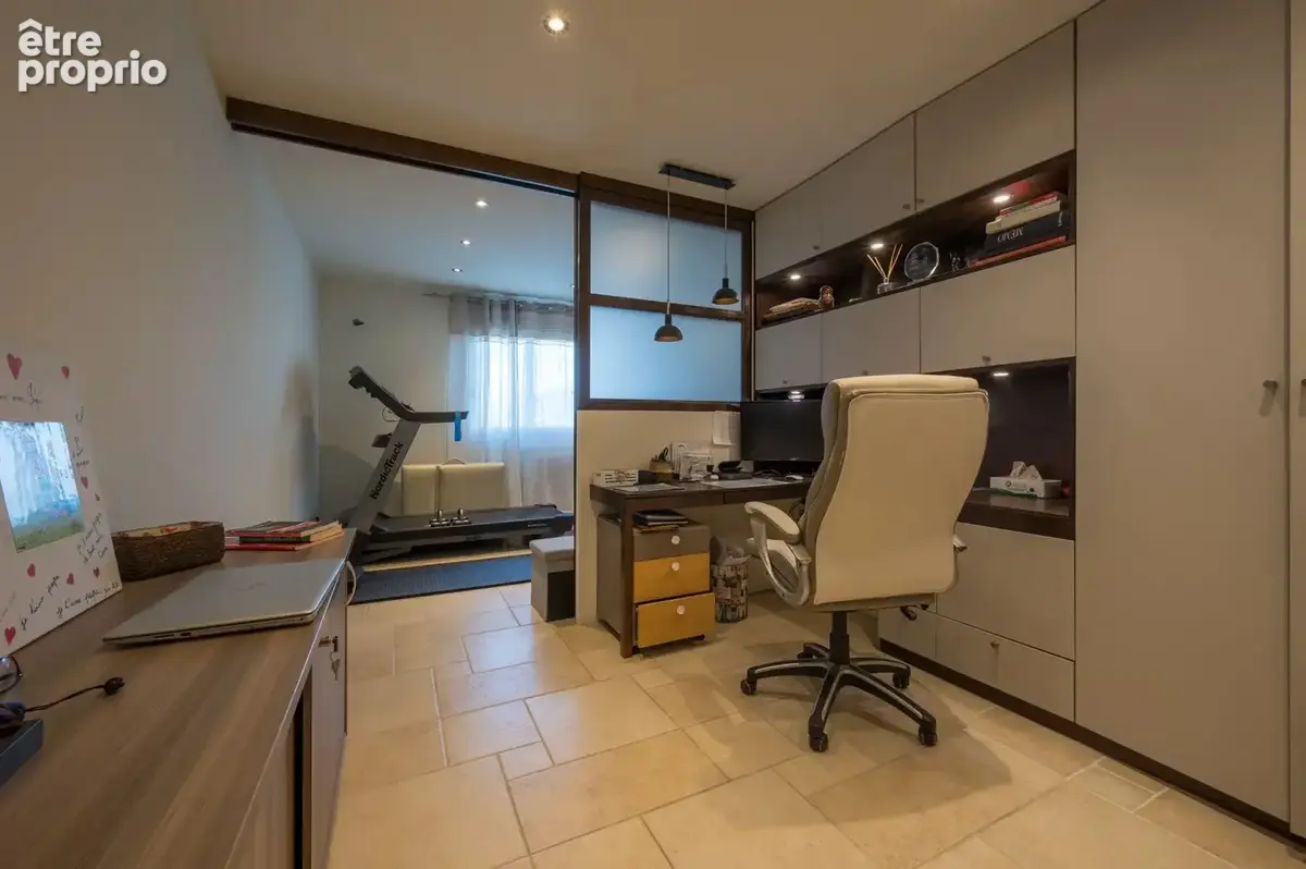 Magnifique propriété avec vue à 360° - Piscine - Jardin + 2 appartements annexes en option - photo 15