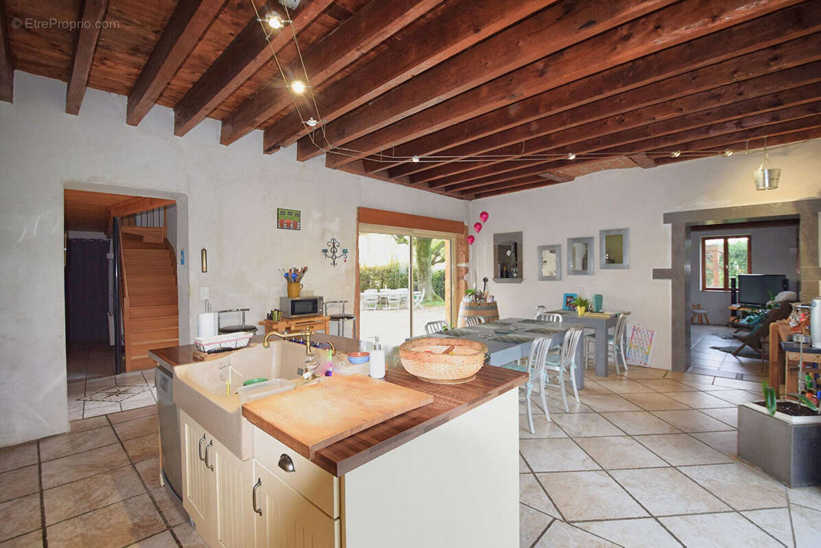 Maison à MARCILLY-D&#039;AZERGUES