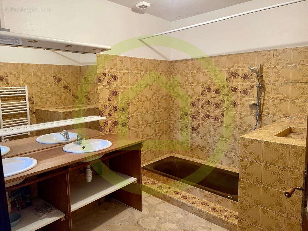 Maison à RUELLE-SUR-TOUVRE