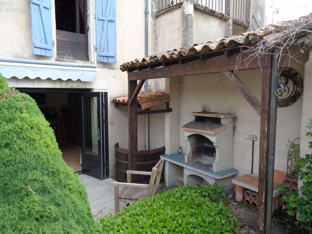 Maison 183 m² à Aubeterre-Sur-Dronne  - photo 5
