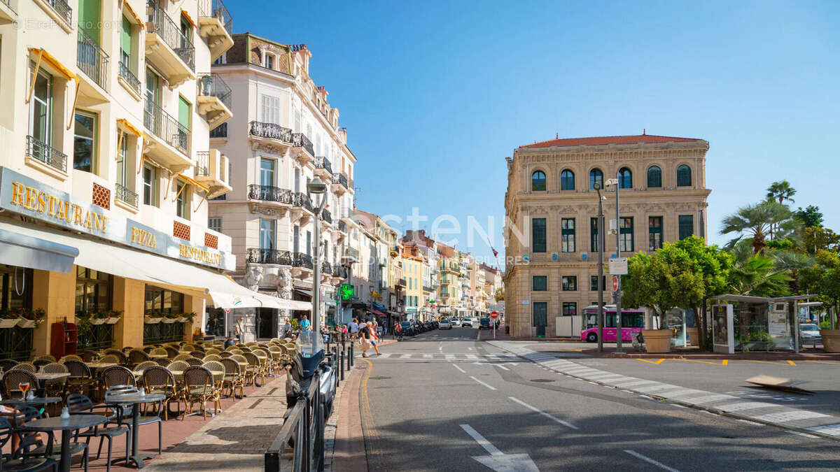 CANNES - Marché FORVILLE - Mansarde/Cave - photo 3