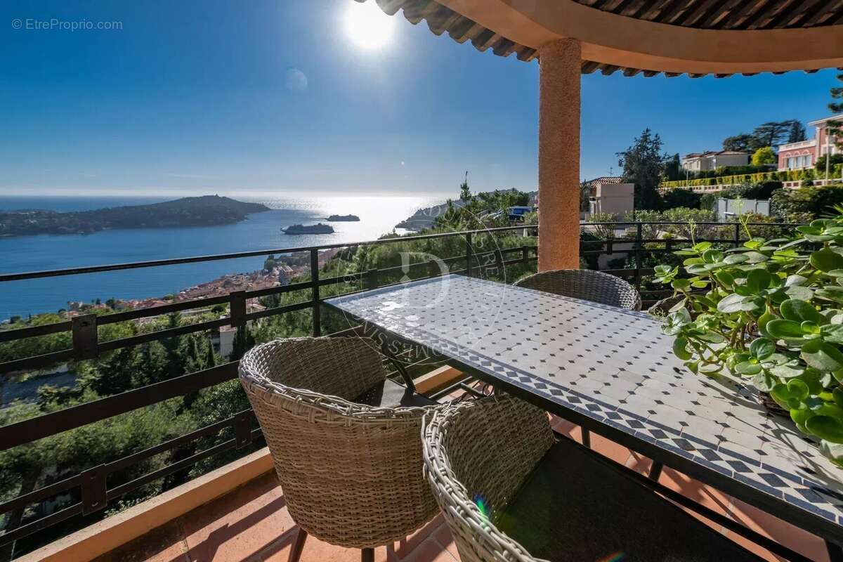 Appartement à VILLEFRANCHE-SUR-MER