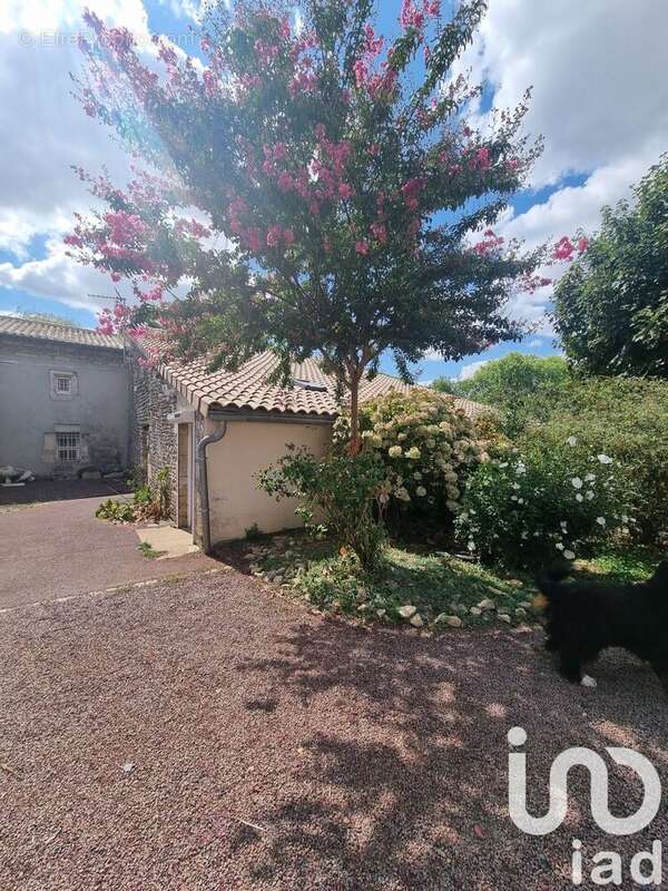 Photo 4 - Maison à AZAY-LE-BRULE