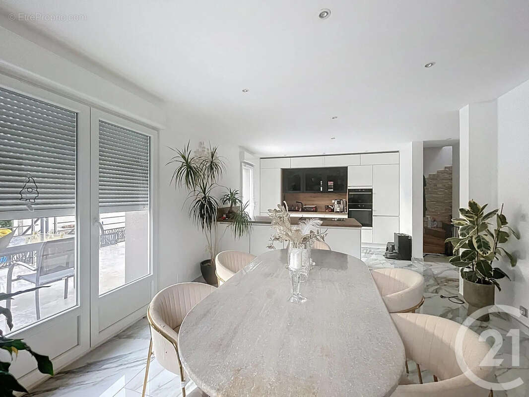 Maison à THAON-LES-VOSGES