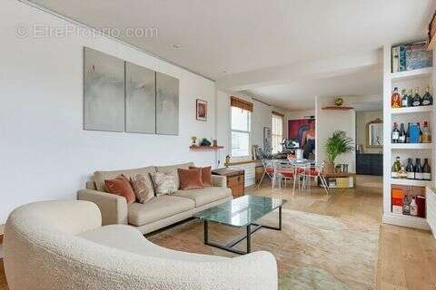 Appartement à PARIS-1E