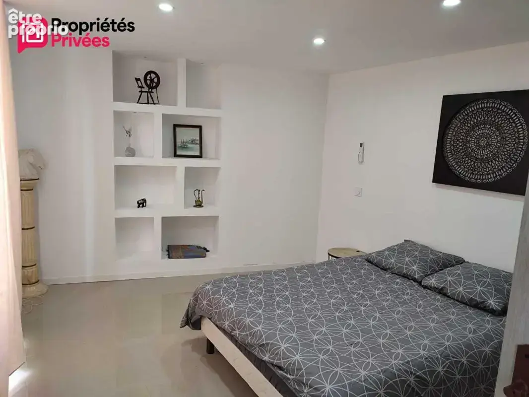 Appartement entièrement rénové avec mezzanine, balcon et stationnement gratuit à Nîmes Pompidou / Jardins de la Fontaine - photo 7