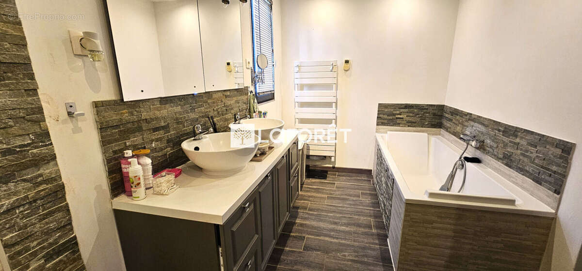 Maison à LAROQUE-DES-ALBERES