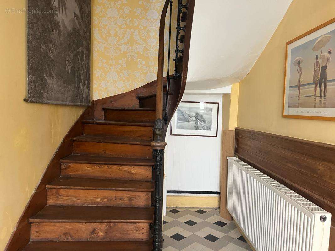 Élégante demeure de caractère avec piscine et vaste jardin - 5 chambres - Mouthiers sur Boëme (16) - photo 8