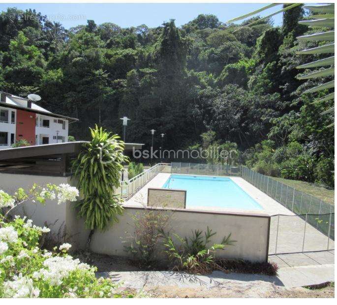 Appartement à REMIRE-MONTJOLY