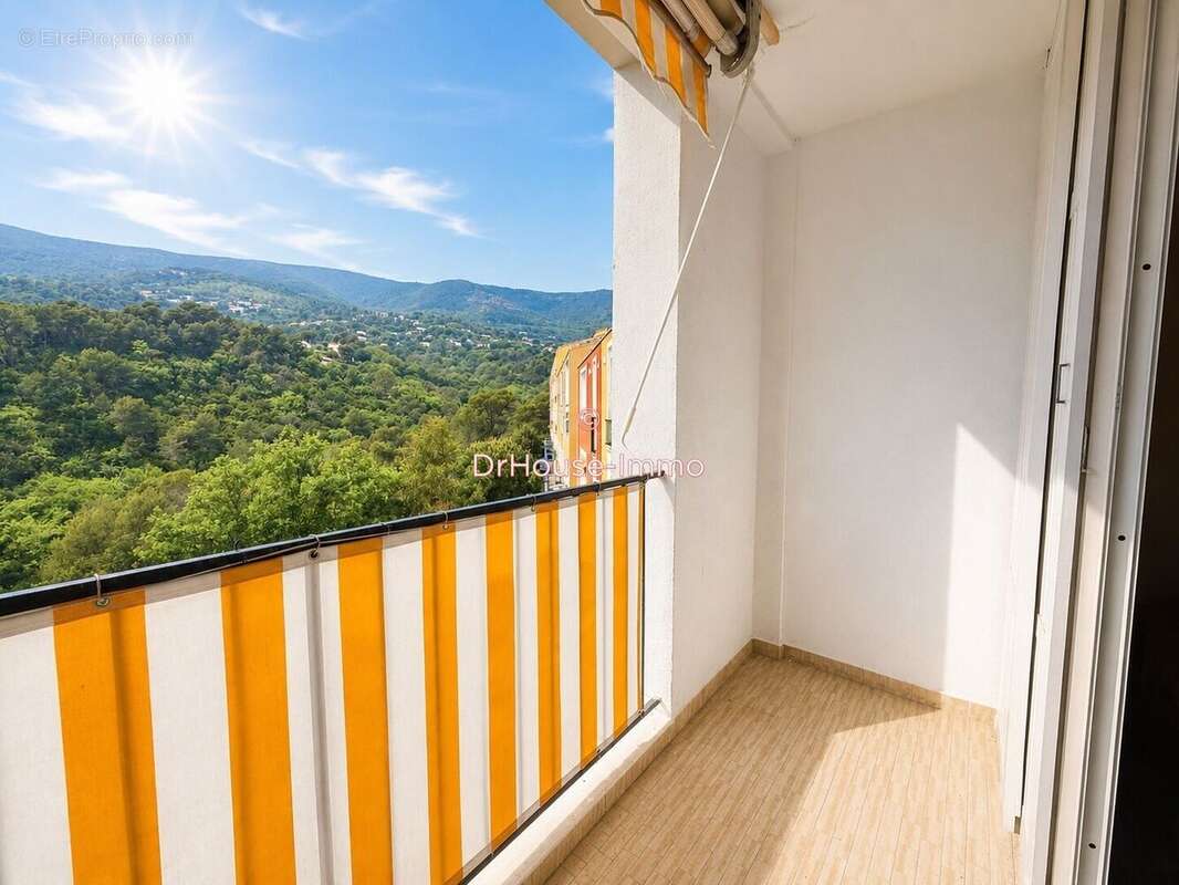 Appartement 91 m² à Carros  - photo 16