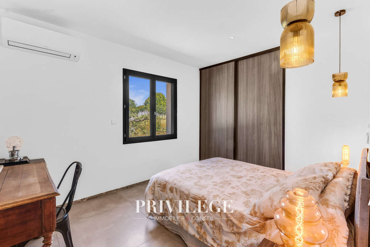 Aups — Exclusivité — Maison neuve avec piscine, prestations soignées et potentiel d’évolution - photo 24
