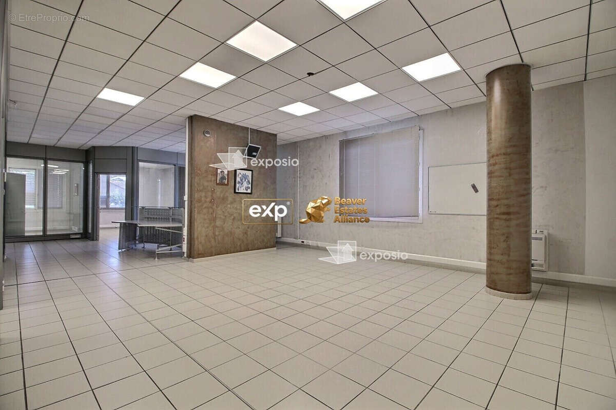 Commerce 250 m² à Chateaurenard  - photo 4