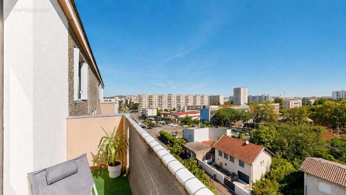 Appartement à VENISSIEUX