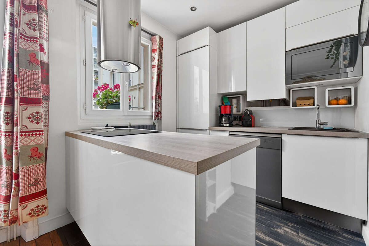 Appartement à PARIS-18E