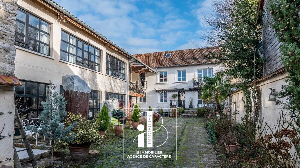 Maison à FONTAINEBLEAU