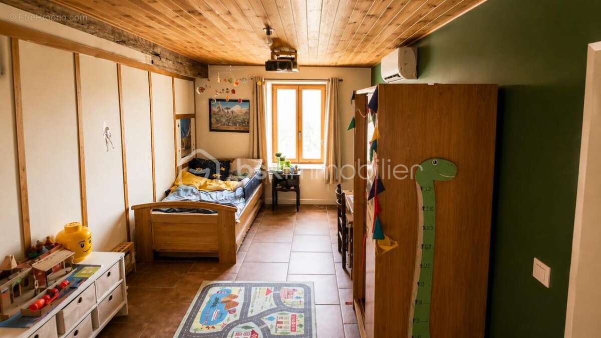 Grande maison de caractère 217 m² +  3 dépendances et terrain au bord de Indrois - photo 8