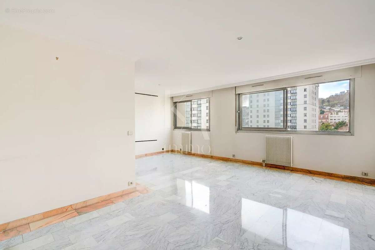 Appartement à SURESNES