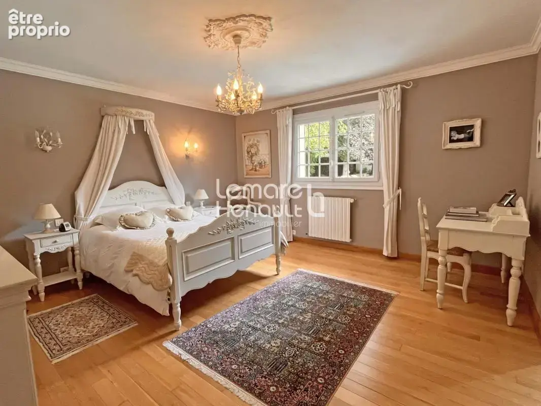Superbe villa 6 chambres, bord de rivière et piscine - photo 10