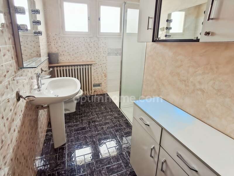 Maison familiale composée de 5 chambres dans un cadre privilégie - photo 11