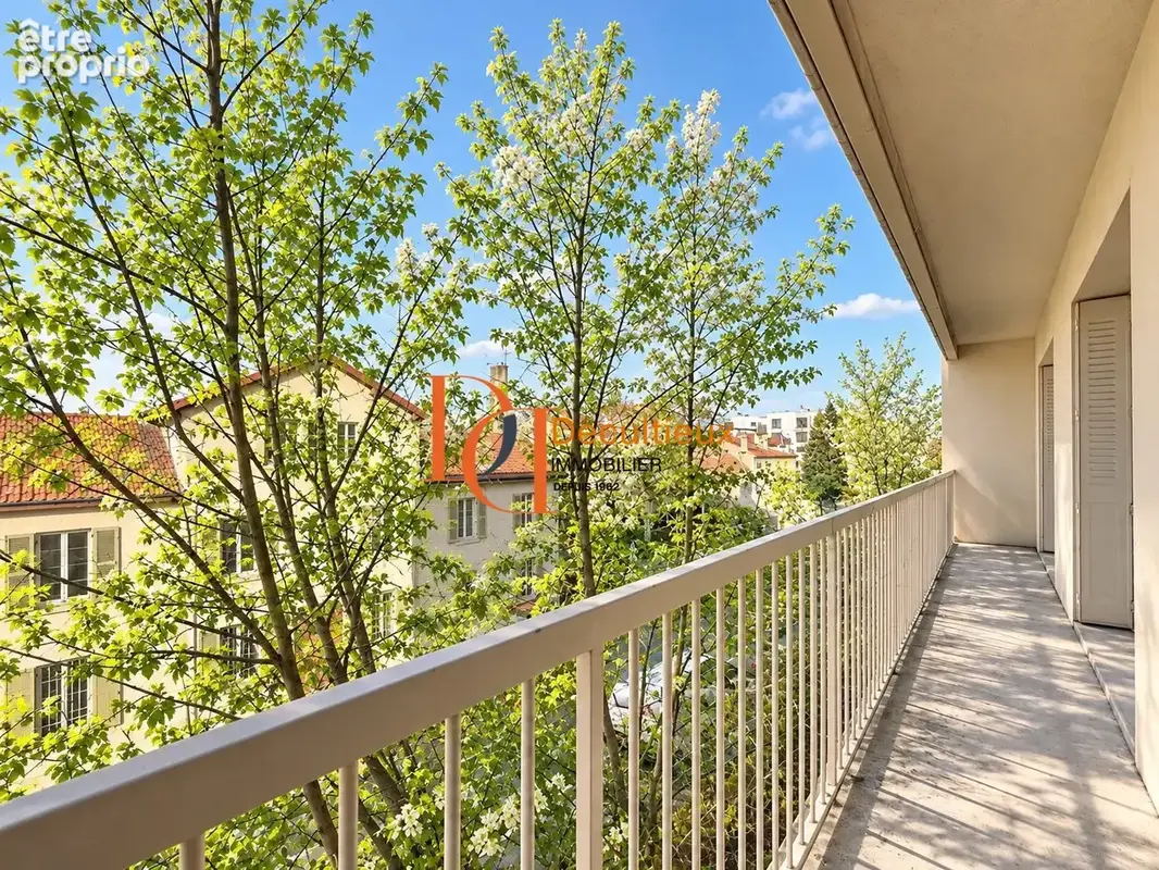 Appartement 5 pièces 90 m² à vendre à Lyon-8e (69008) - photo 2