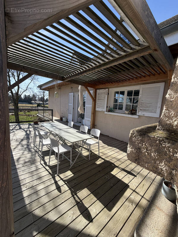 Maison à MONTROND-LES-BAINS