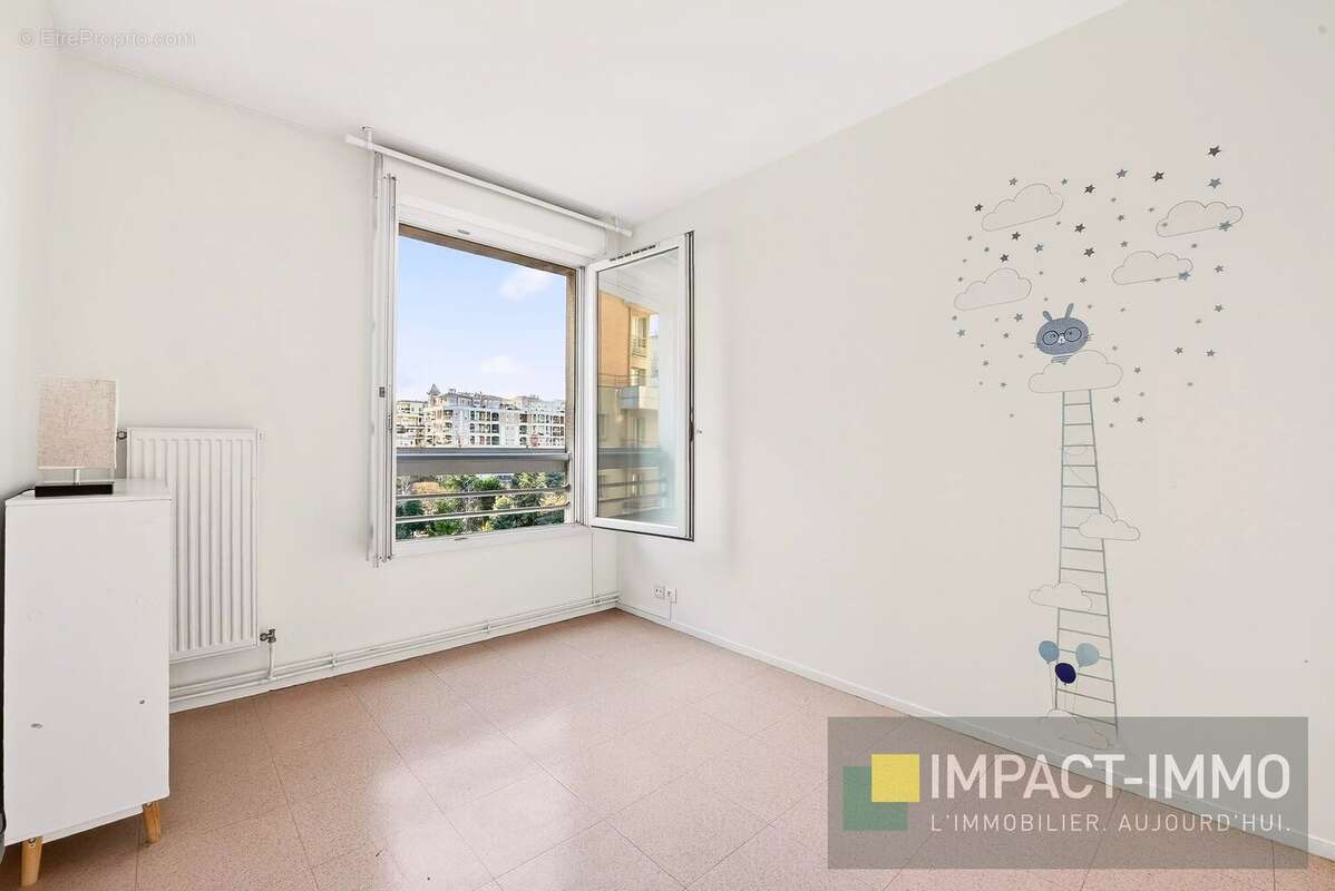 Appartement à COURBEVOIE