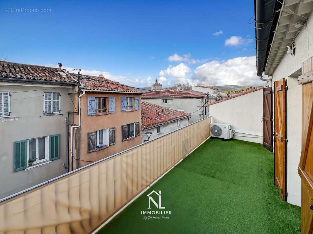 Appartement à CUERS