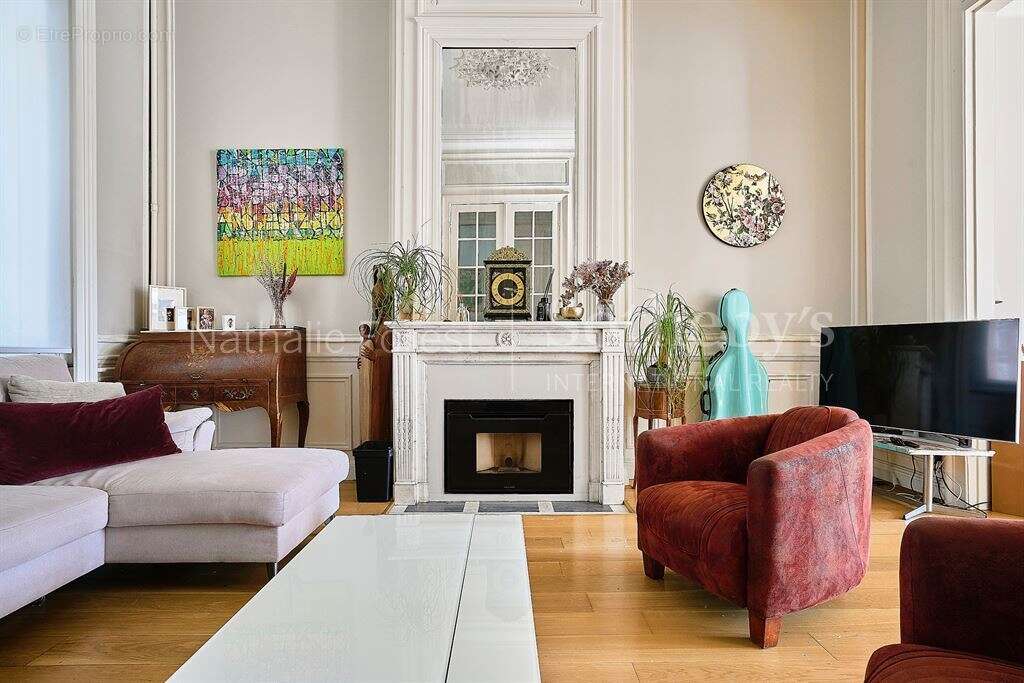 Prox Barbieux - Superbe maison bourgeoise, 6 chambres, garage, jardin 600m2 - photo 3