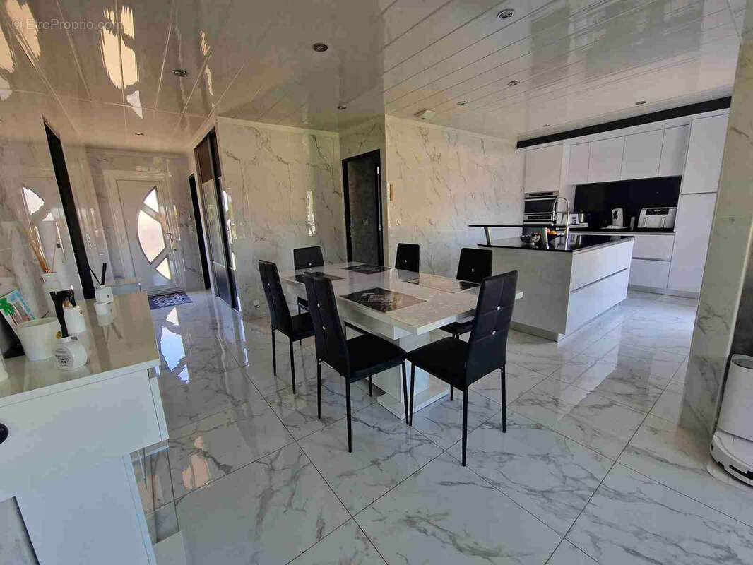 Maison à LA LANDE-DE-FRONSAC