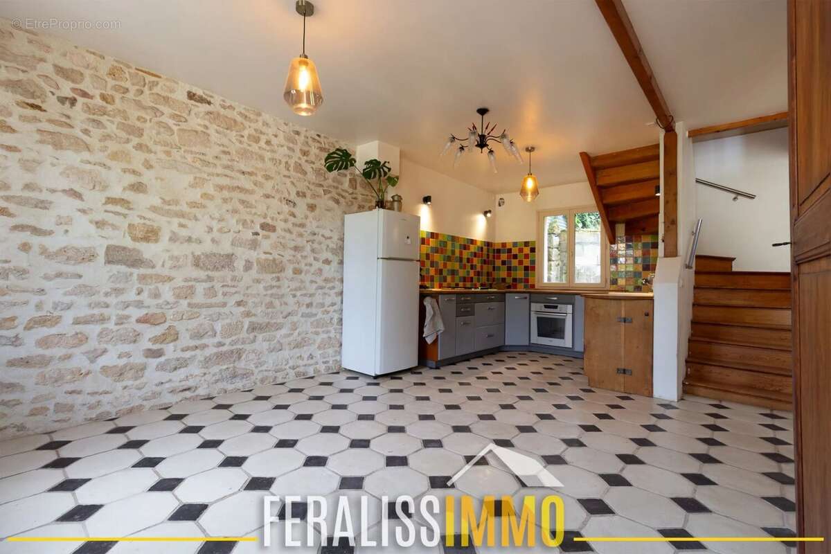 Spacieuse maison au coeur du village de Seraincourt ! - photo 4