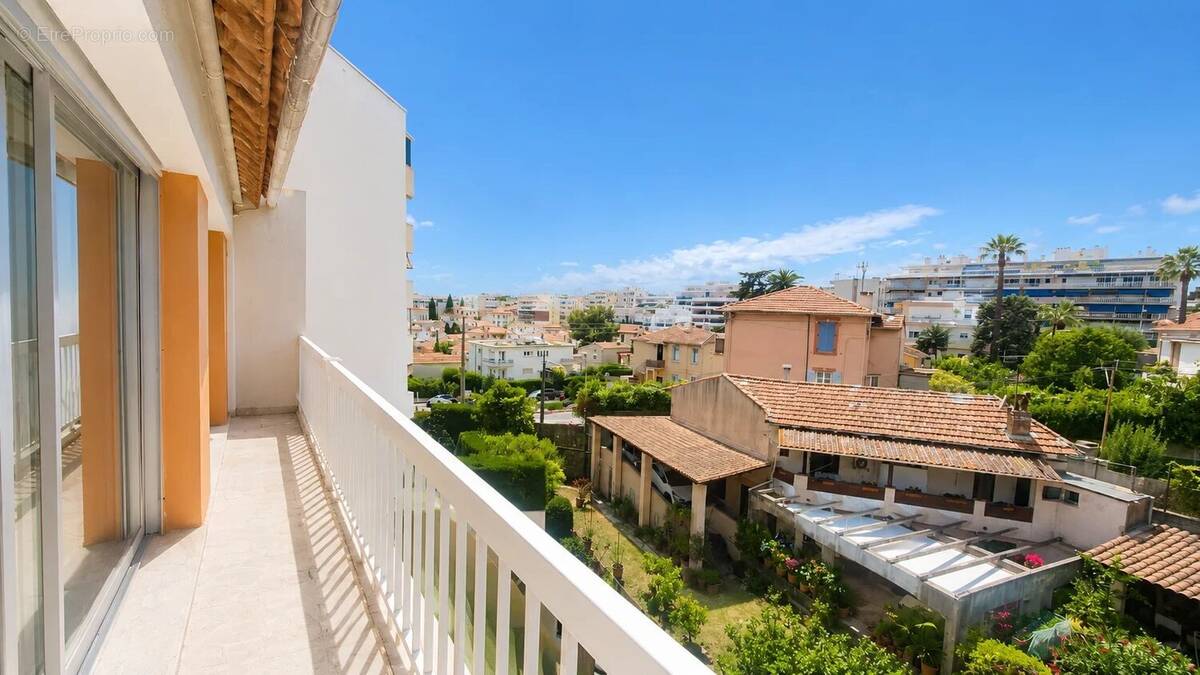Appartement à LE CANNET