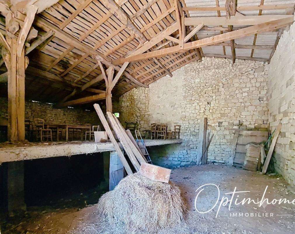 Corps de ferme en pierres avec terres - photo 11