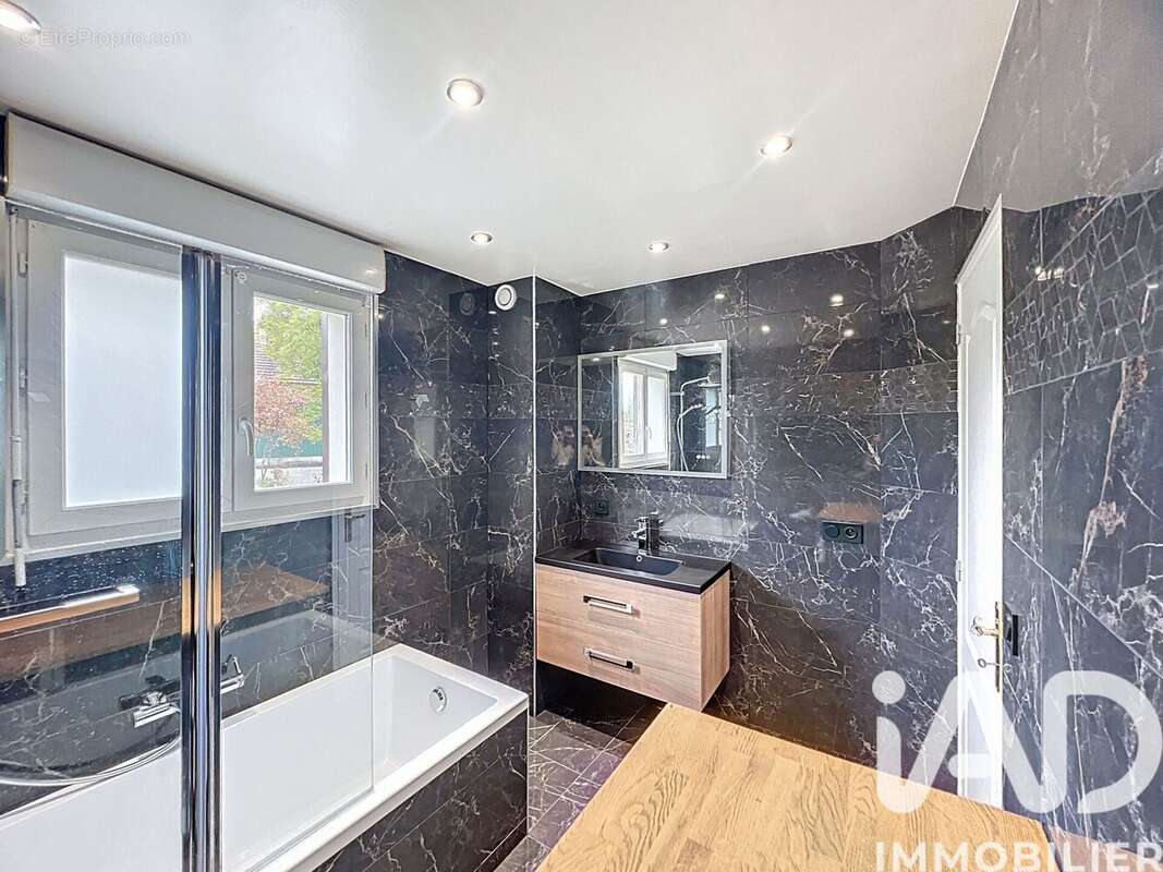 Photo 9 - Appartement à VIRY