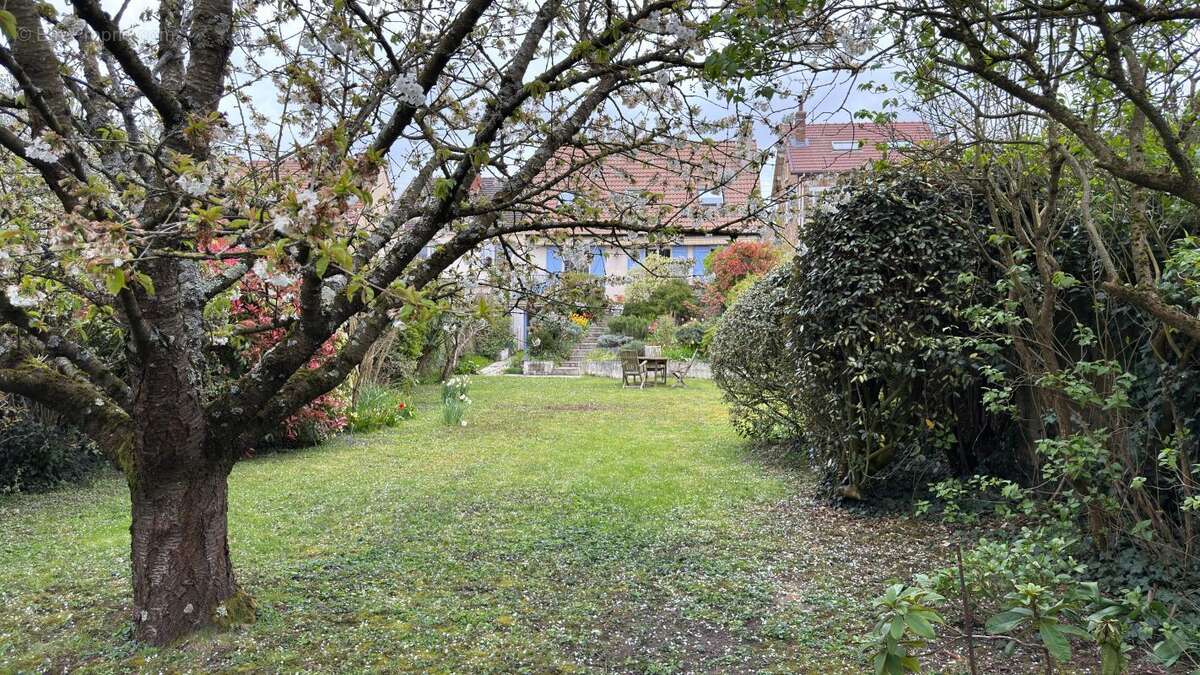 Maison à NEUILLY-SUR-MARNE