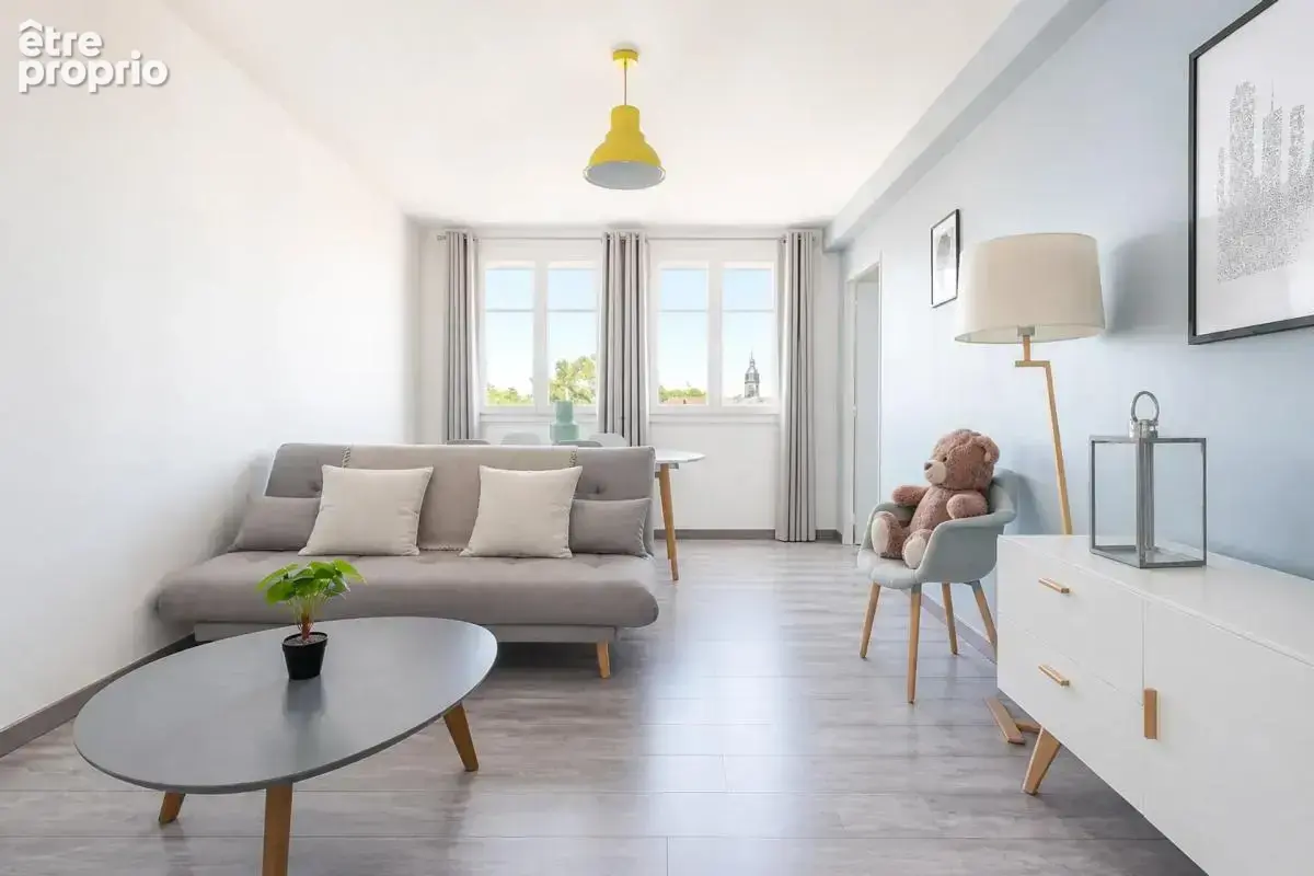 TROYES – Appartement T5 de 83,41 m² – 4 chambres – Ascenseur - photo 1